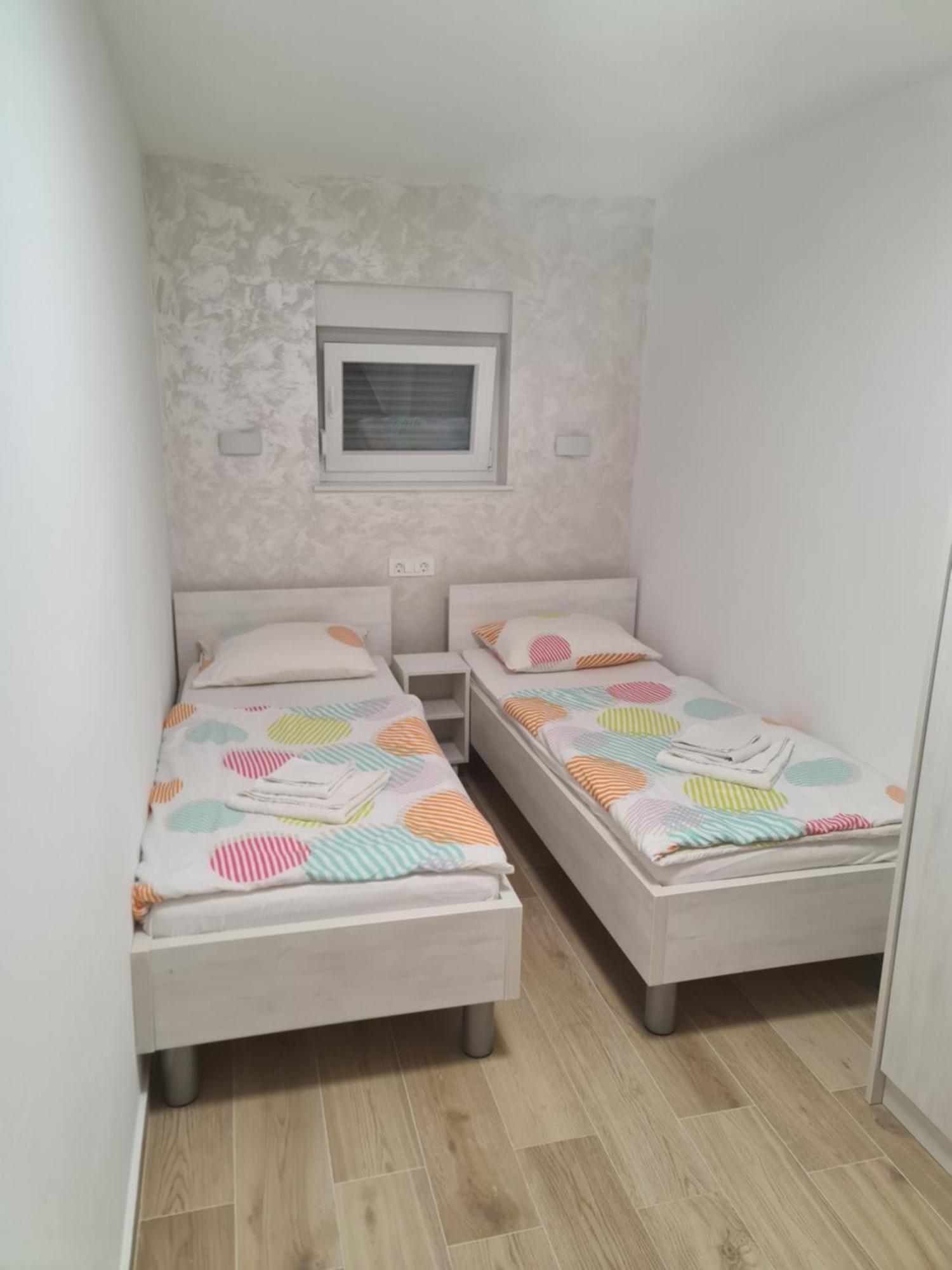 Apartments Julijana 2 Privlaka  Extérieur photo
